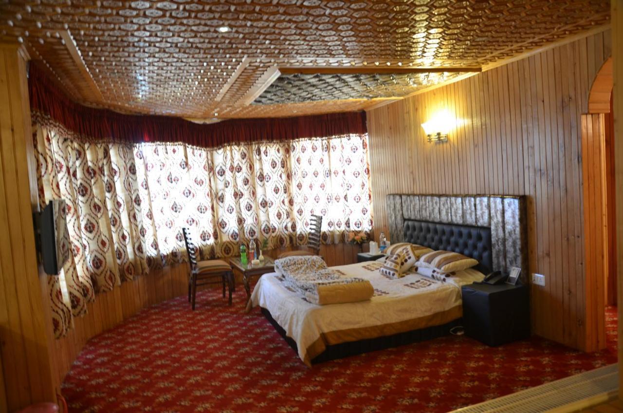 Hotel Hilltop Gulmarg JAMMU AND KASHMIR Exterior foto