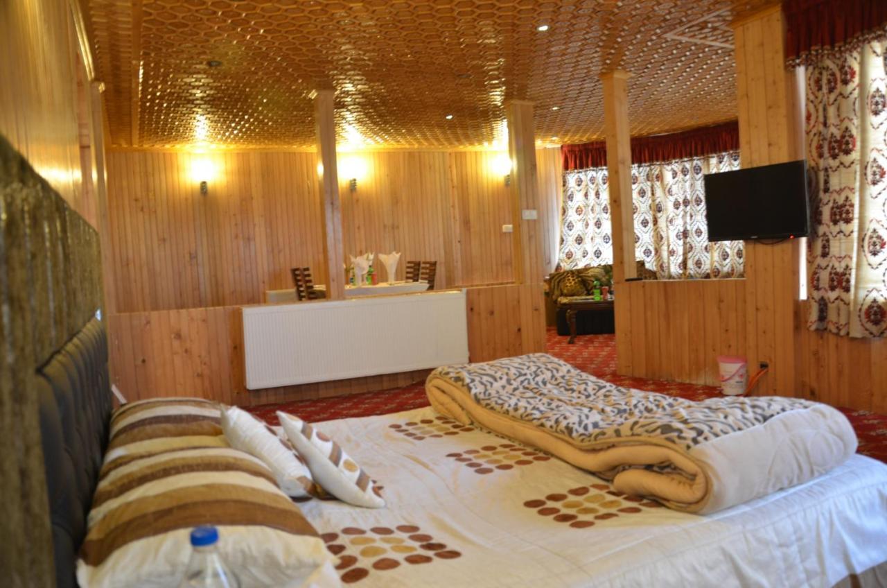 Hotel Hilltop Gulmarg JAMMU AND KASHMIR Exterior foto