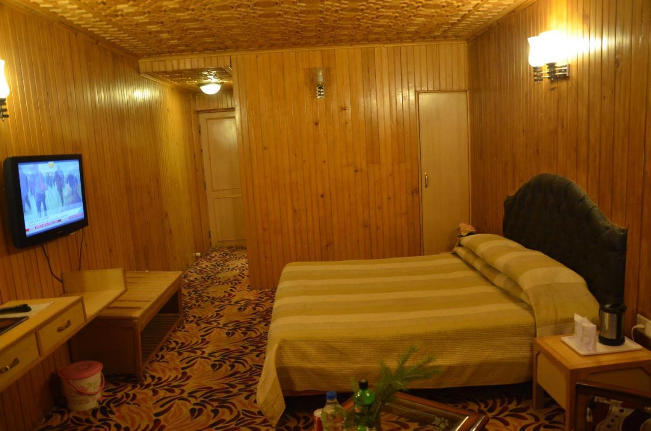 Hotel Hilltop Gulmarg JAMMU AND KASHMIR Exterior foto